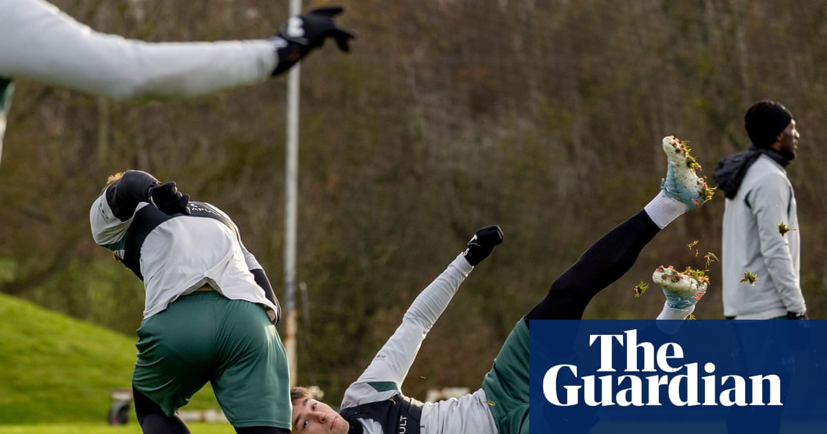 Charge Out Like Zaire '74: How Footballers Train Set Pieces image from theguardian.com
