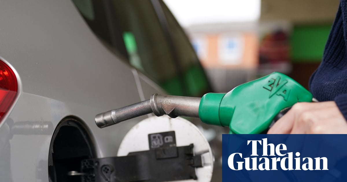 Fuel Retailers Not Passing On Savings Despite Fall in Oil Prices image from theguardian.com