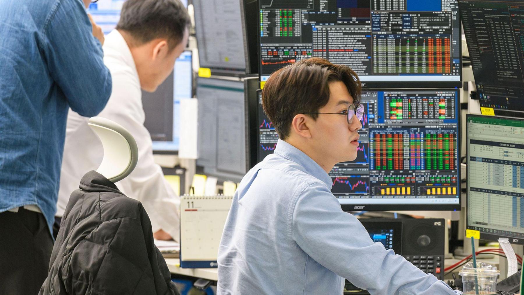 FTSE 100 Surpasses 10,000 for the First Time as 2026 Begins image from bbc.co.uk