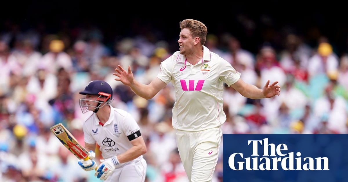 England Steady on Day One Amid Australia’s Unconventional Bowling in Ashes Test image from theguardian.com