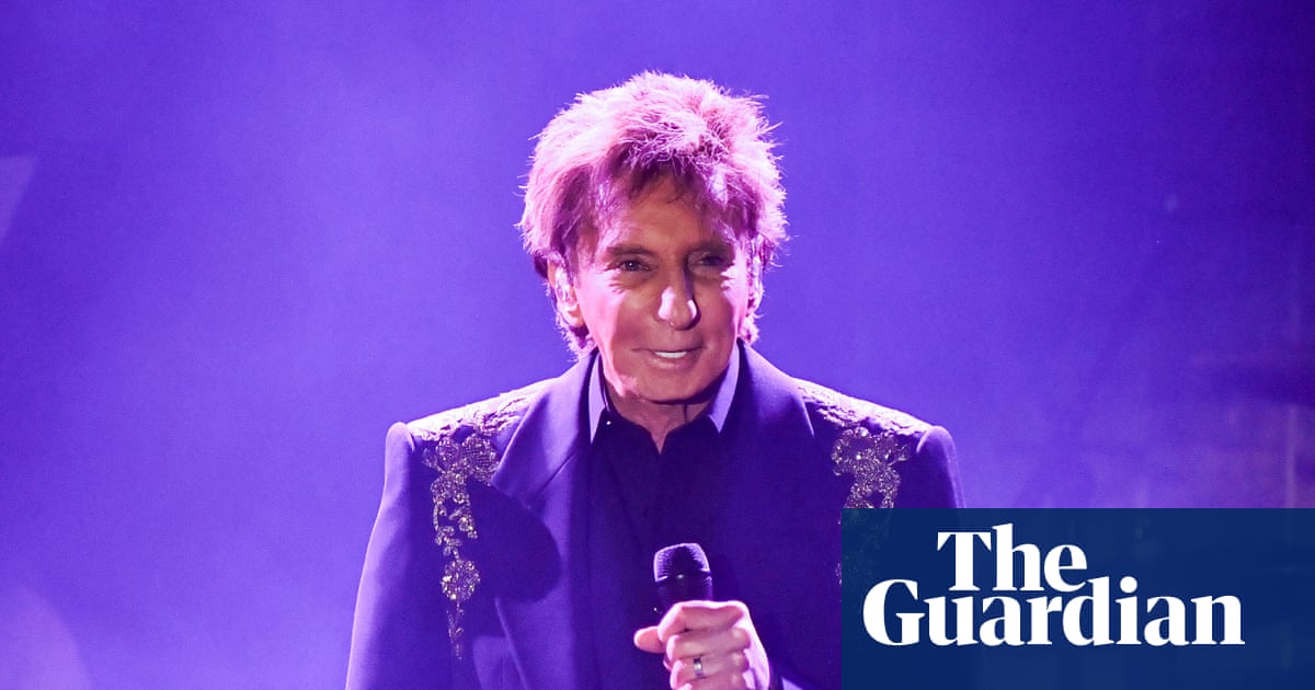 Barry Manilow Diagnosed with Early Stage Lung Cancer, Postpones Performances image from theguardian.com