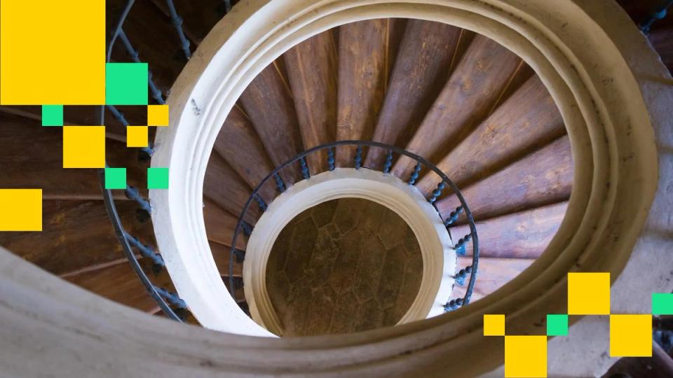 Bitcoin's Parabolic Growth Arc Snaps; Trader Peter Brandt Predicts Potential Drop to $25,000 image from coindesk.com