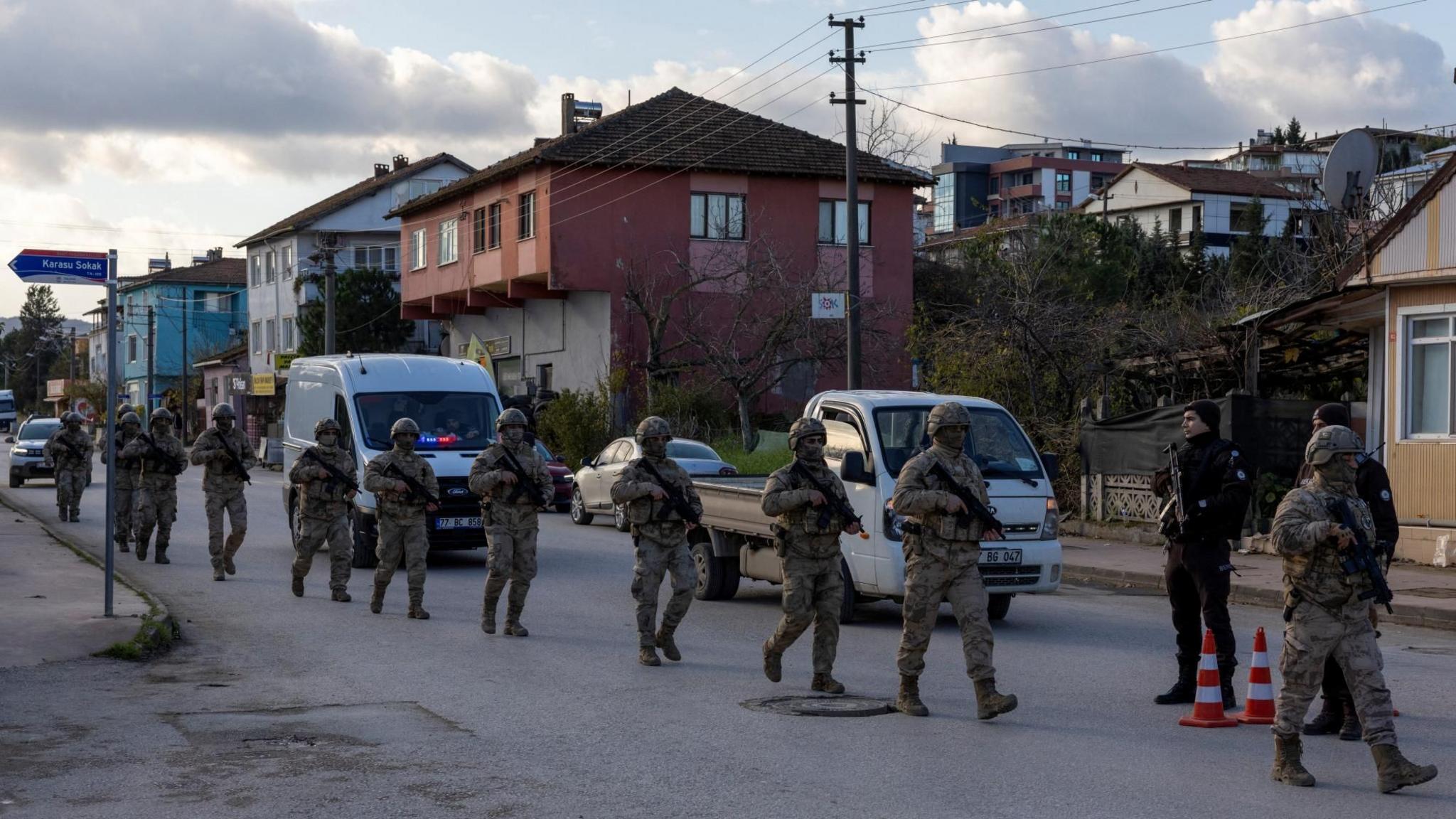 Turkey detains 357 IS suspects nationwide following Yalova siege image from bbc.co.uk