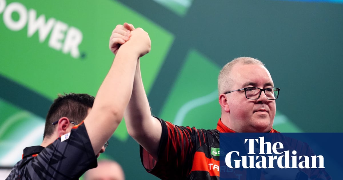Stephen Bunting Survives Scare to Progress at PDC World Championship image from theguardian.com
