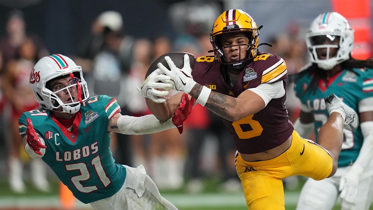 Minnesota Secures 20-17 Overtime Victory Over New Mexico in Rate Bowl with Jalen Smith's Diving Touchdown Catch image from foxnews.com