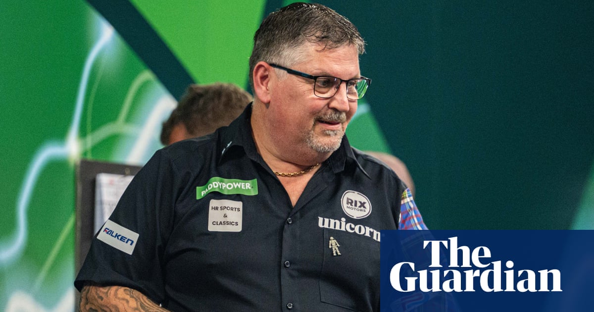 Gary Anderson Wins First Round at PDC World Darts Championship image from theguardian.com