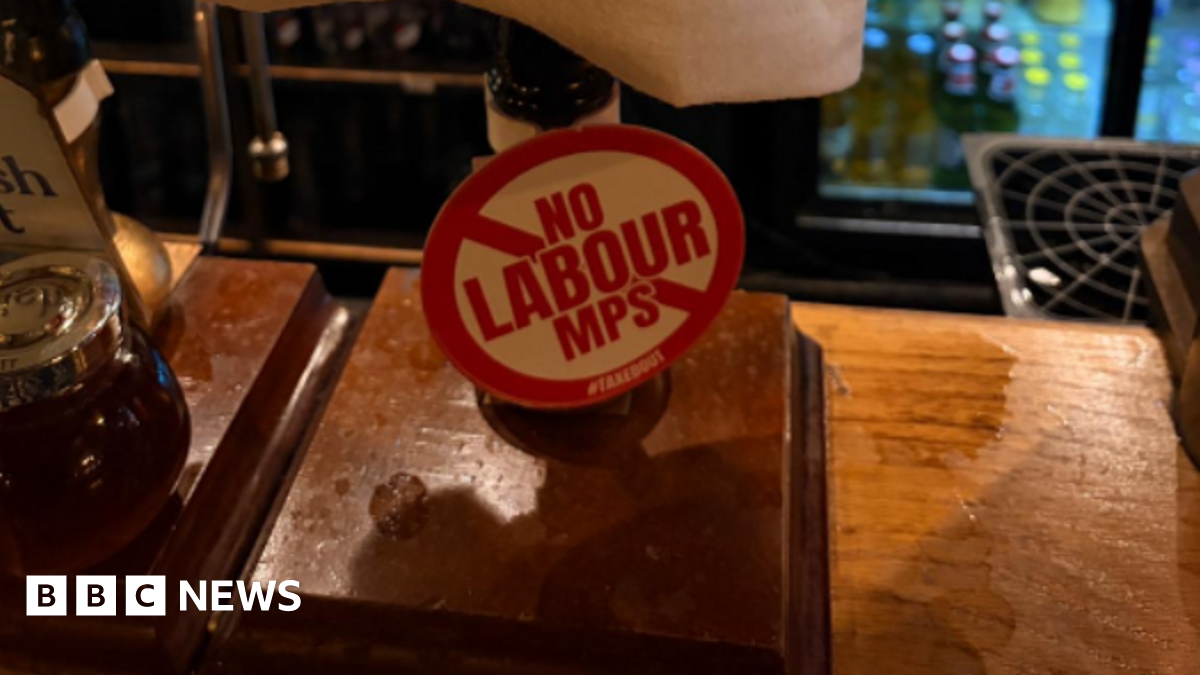 Government backs pubs amid campaign to bar Labour MPs over tax policy image from bbc.co.uk