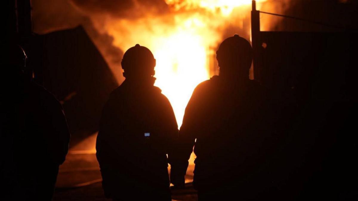 Russia escalates strikes on Odesa amid power cuts and maritime threats image from bbc.co.uk