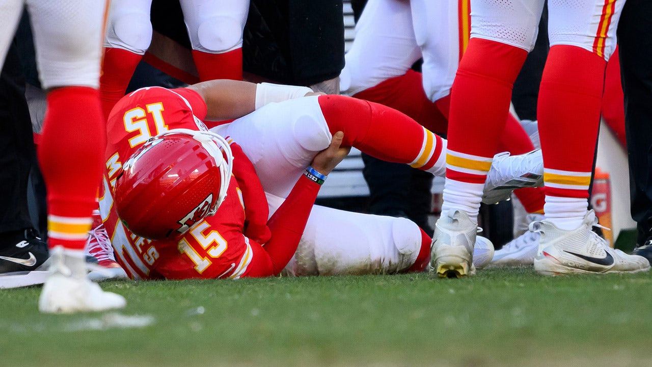 Patrick Mahomes Suffers Torn ACL, Chiefs' 2025 Season Ends Prematurely image from foxnews.com
