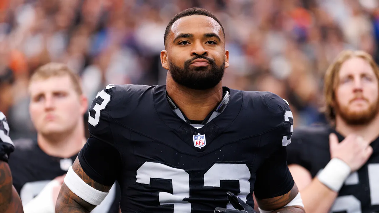 Raiders' Jamal Adams and Giants' Jameis Winston Engage in Heated Sideline Screaming Match image from foxnews.com