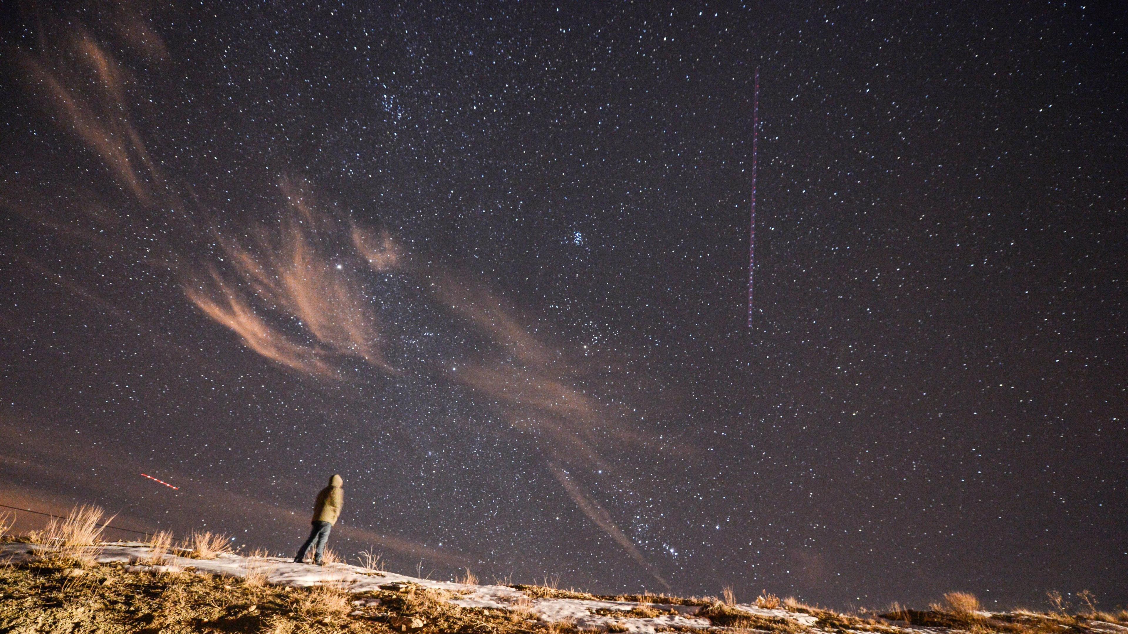 Geminid Meteor Shower to Peak This Weekend with Best Views in Northern Hemisphere image from bbc.co.uk