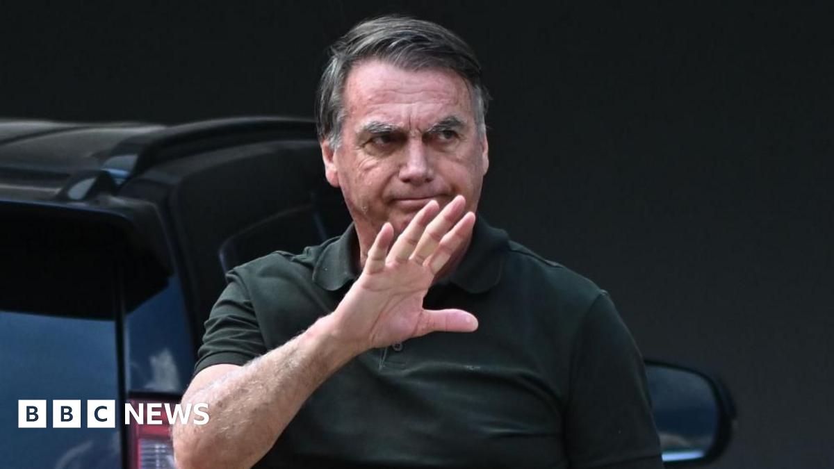Bolsonaro Undergoes Second Nerve Block for Persistent Hiccups Following Hernia Surgery image from bbc.co.uk