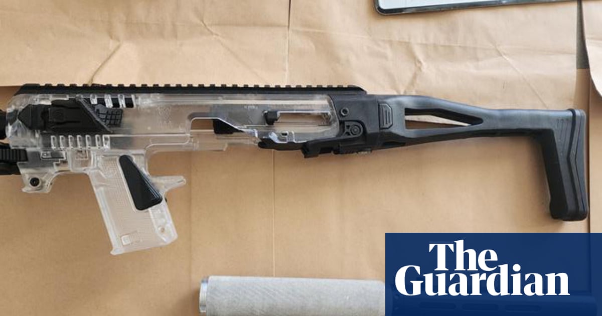Six Charged After Police Find Loaded Guns in Sydney Taxi and Disrupt Criminal Syndicate image from theguardian.com