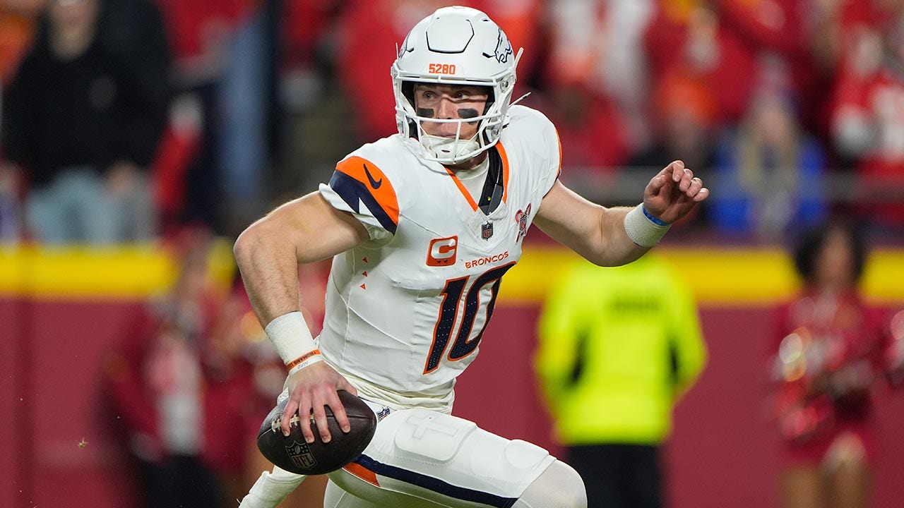 Denver Broncos Clinch AFC West Title, Texans Keep Playoff Hopes Alive with Win Over Chargers image from foxnews.com