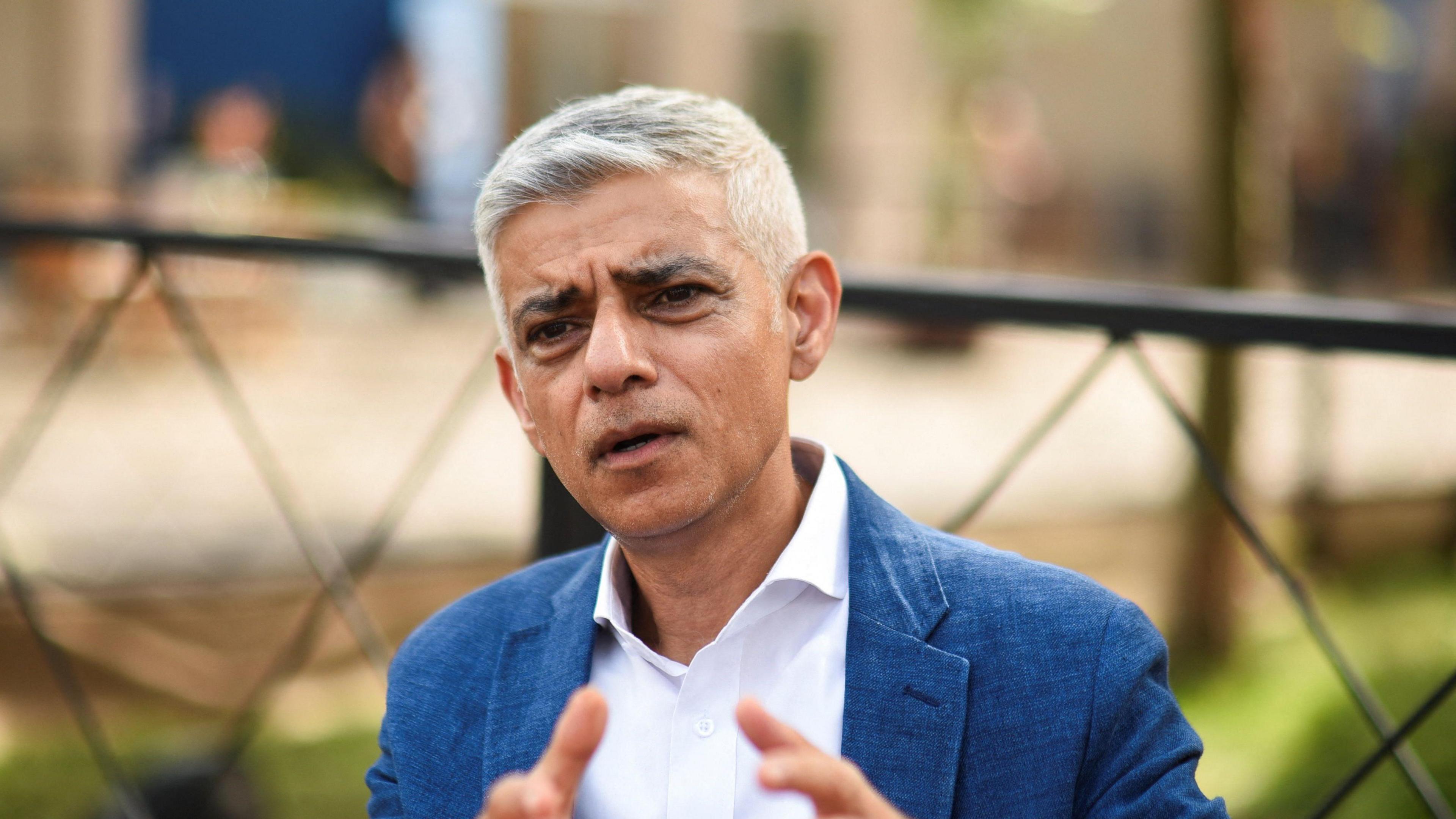 Downing Street Defends London Mayor Sadiq Khan Against Trump's Criticism image from bbc.co.uk