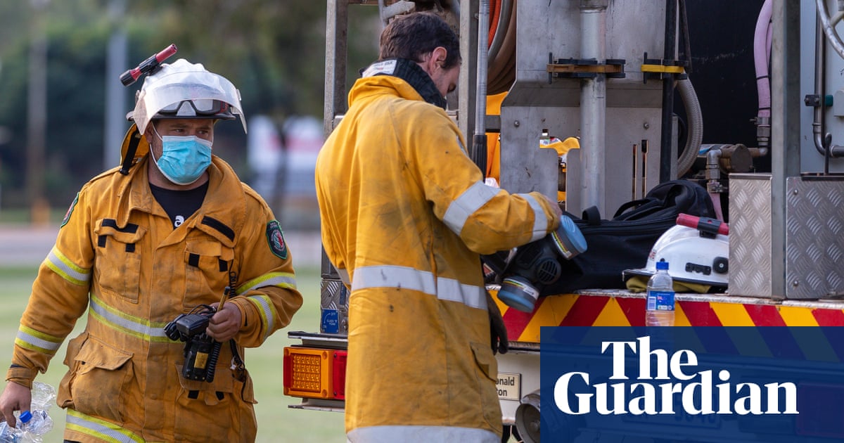 Homes Threatened as Bushfire Rages South-East of Perth and Storms Hit Queensland and Northern Territory image from theguardian.com