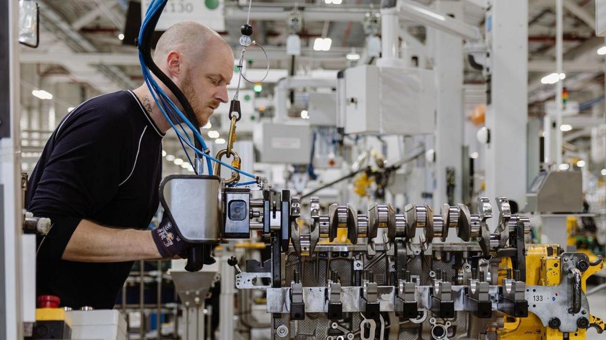 UK GDP Falls 0.1% in October Amid Production and Services Slowdown image from bbc.co.uk