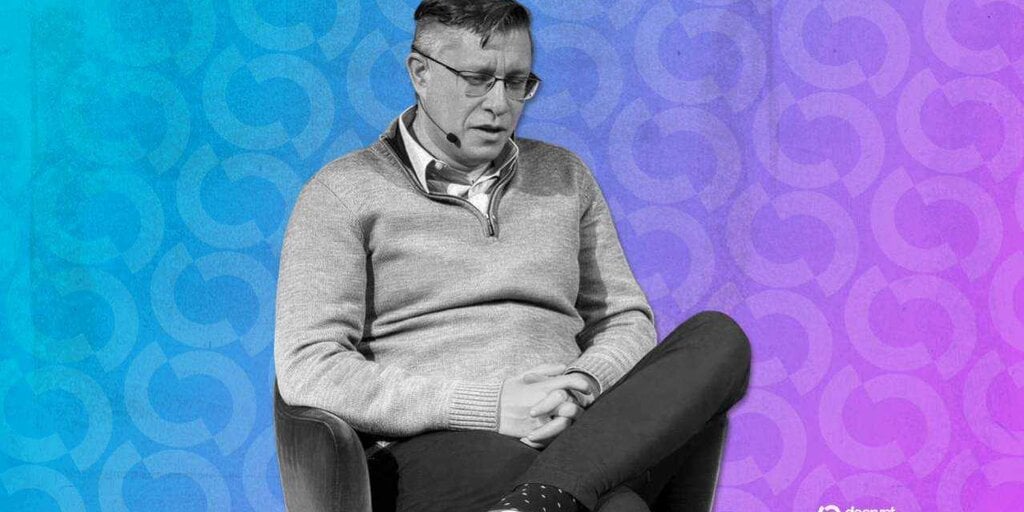 Beeple's Autonomous Robot Dog Installation Goes Viral at Art Basel image from decrypt.co